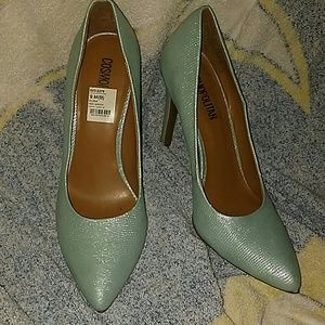 🛑SOLD🛑Previously loved cosmopolitan pumps